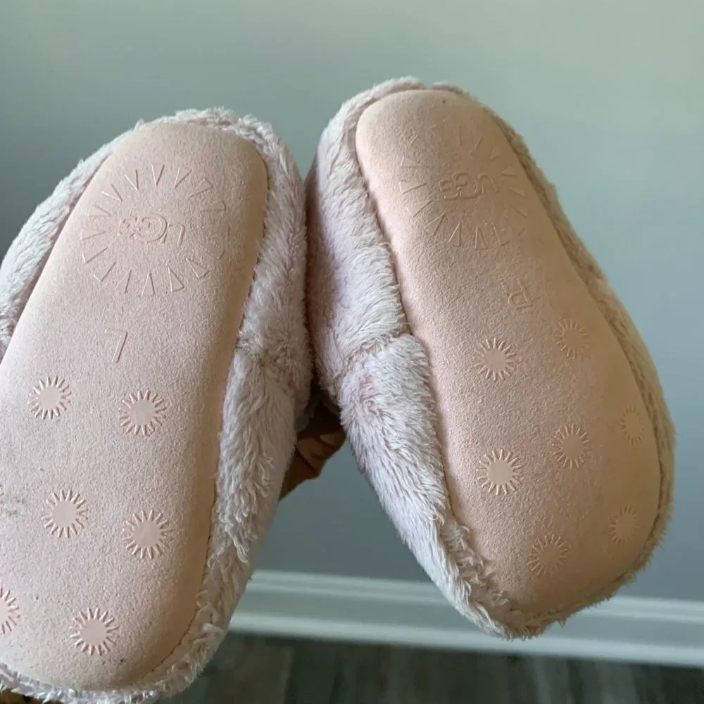 Baby Uggs Slippers Bunny Furry Slippers Light Pink White Size 4 5 Infant Baby
